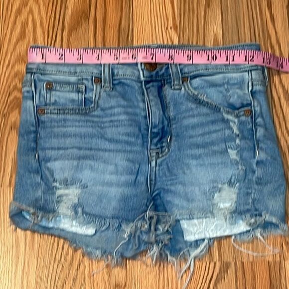 American Eagle Super Stretch highly distressed jean shorts, medium blue denim, 0 - Picture 2 of 5